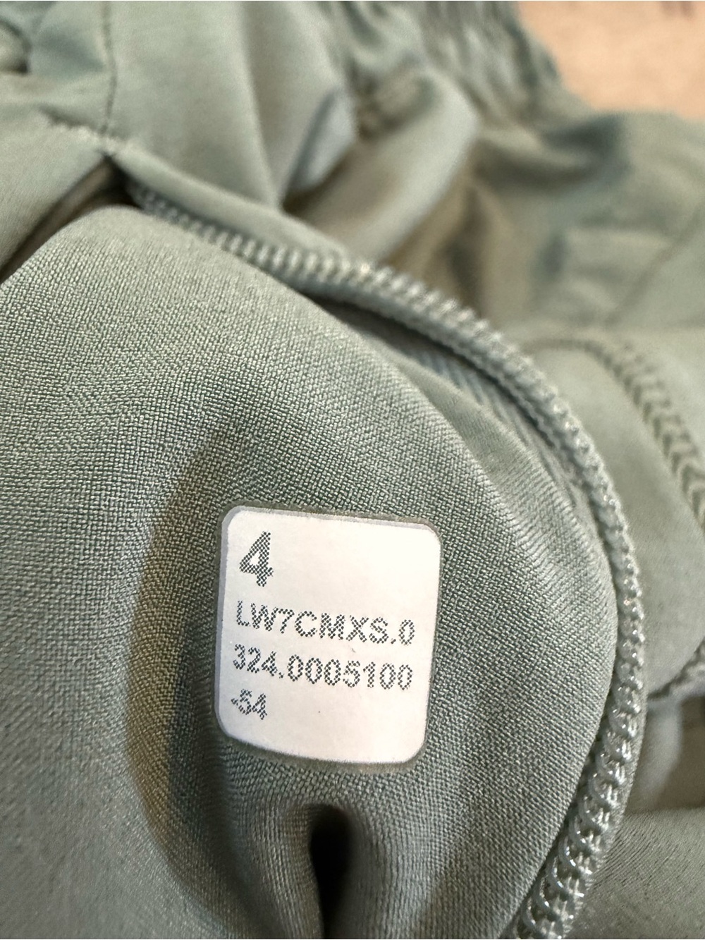 Lululemon Track That 5” Shorts - size 4 in excellent condition. - Picture 3 of 4
